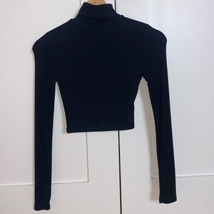 Aritzia Wilfred turtleneck long sleeve ribbed shirt